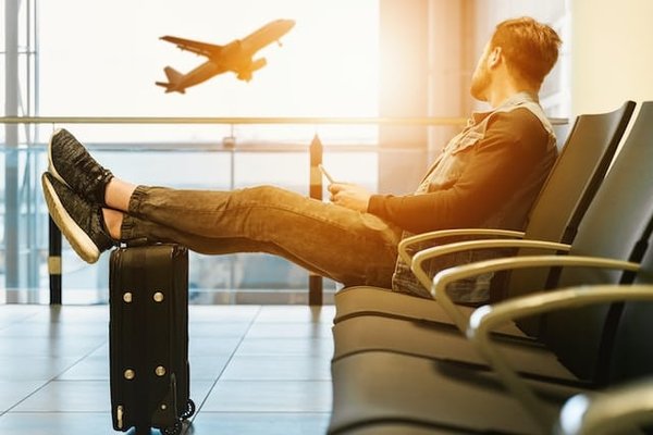 Quelle est la taille maximale autorisée pour une valise en avion ?