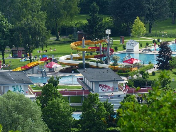 Trouvez l'évasion aquatique par excellence dans un camping pas cher avec parc aquatique en Ardèche
