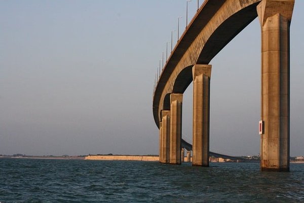 Comment profiter de l'Île de Ré sans se ruiner : Guide des prix camping pour des vacances économiques